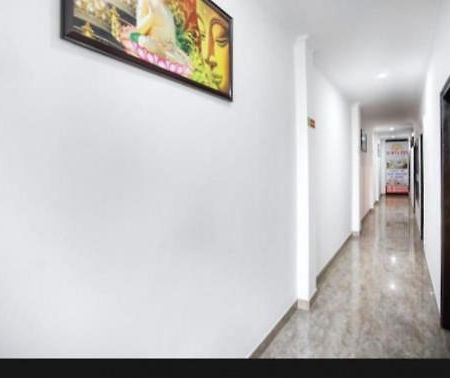 Hotel Surya Inn Új-Delhi Kültér fotó