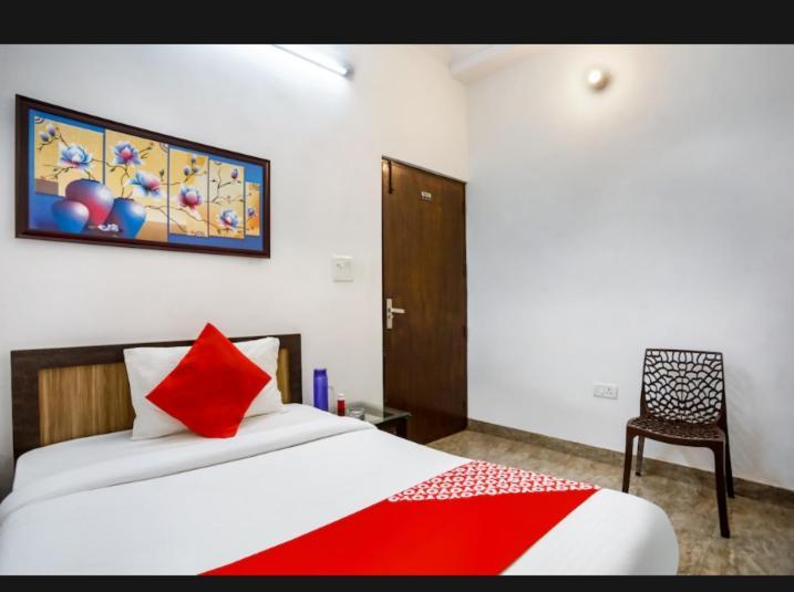 Hotel Surya Inn Új-Delhi Kültér fotó